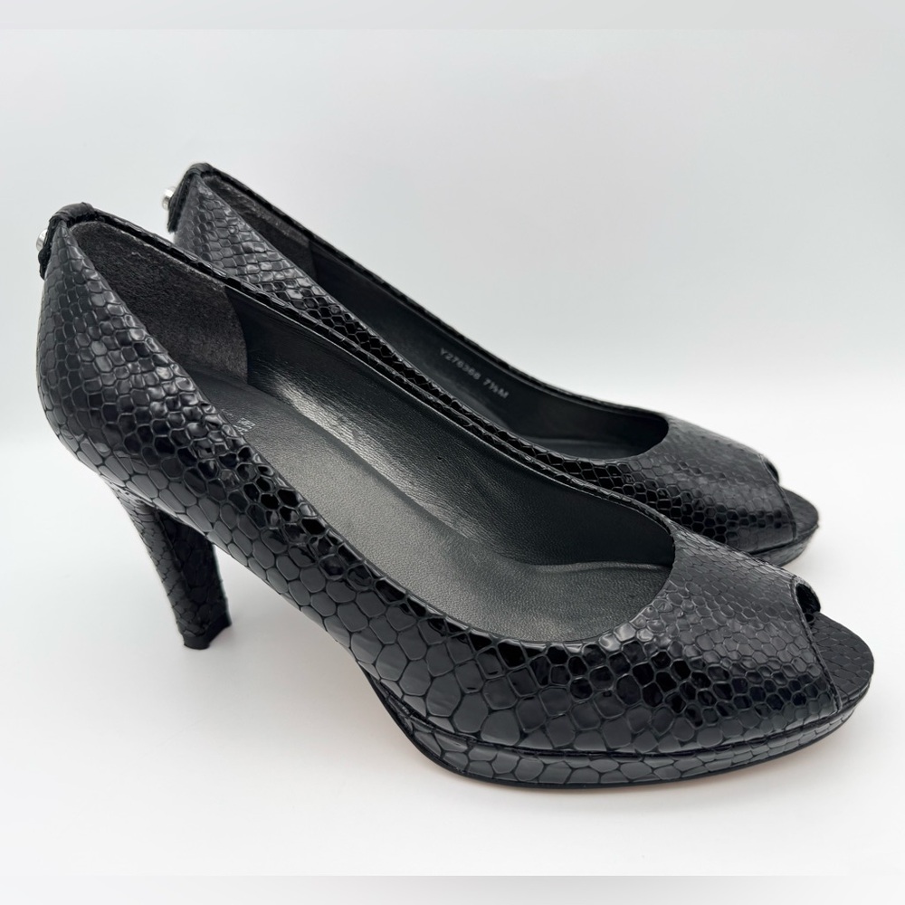 Stuart Weitzman Patent Leather Peep Toe Pumps Black Snakeskin Women's Size 7.5M